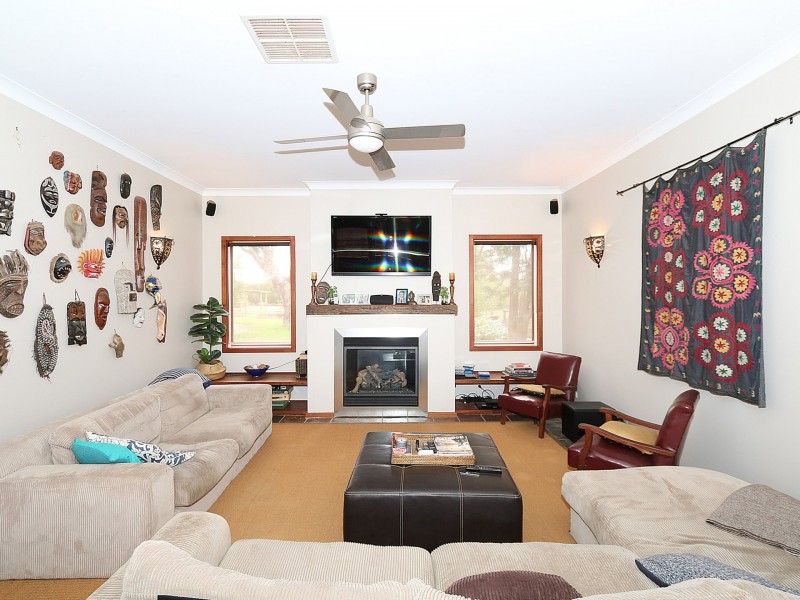 50 Gregadoo Road, Lake Albert NSW 2650