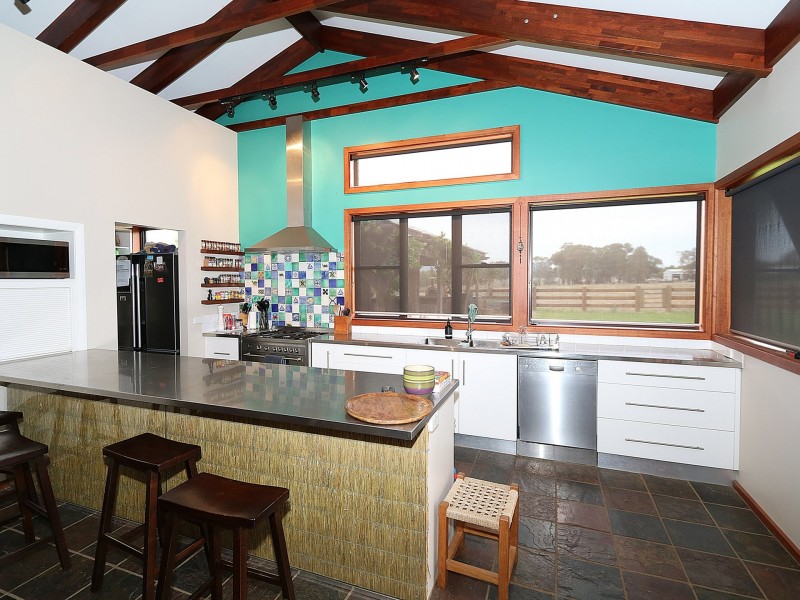 50 Gregadoo Road, Lake Albert NSW 2650