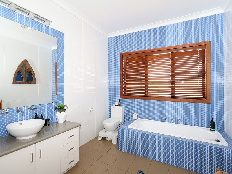 50 Gregadoo Road, Lake Albert NSW 2650