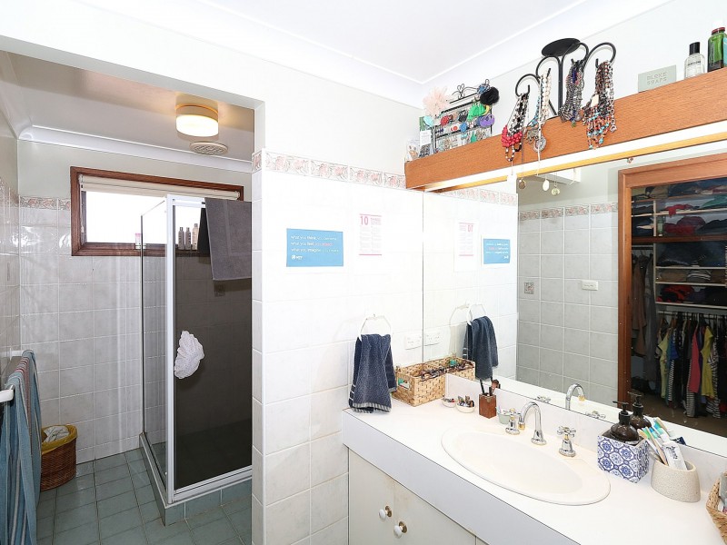 50 Gregadoo Road, Lake Albert NSW 2650