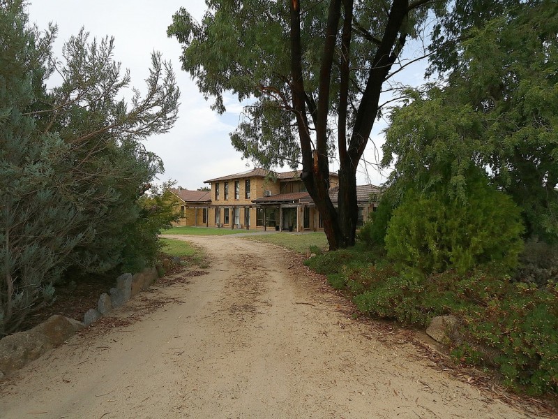 50 Gregadoo Road, Lake Albert NSW 2650