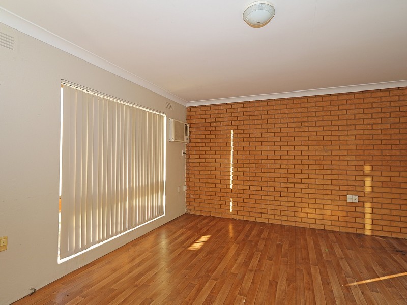 6/9 Henschke Avenue, Tolland NSW 2650