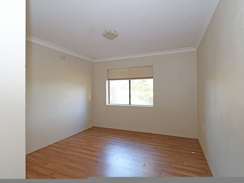 6/9 Henschke Avenue, Tolland NSW 2650