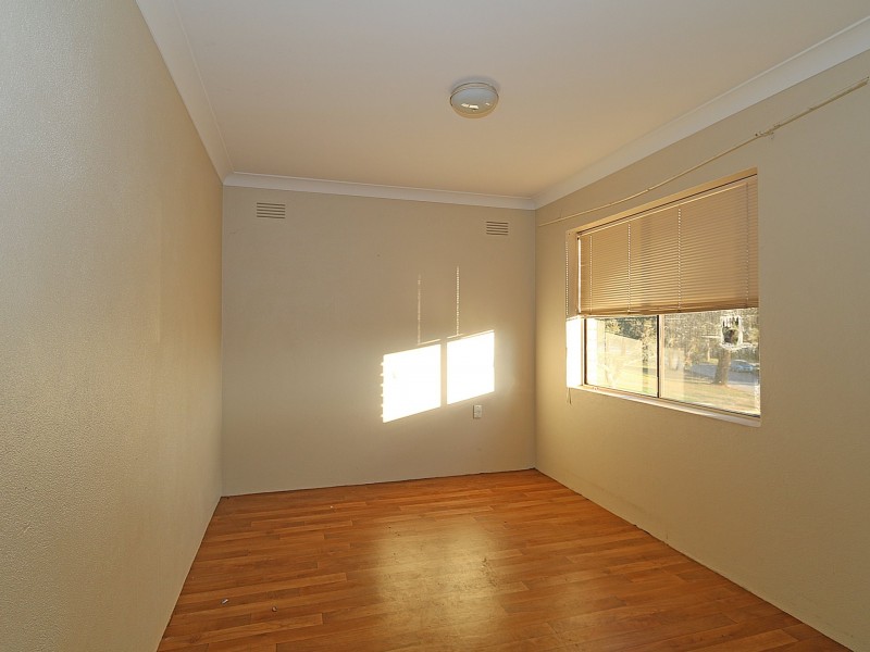 6/9 Henschke Avenue, Tolland NSW 2650