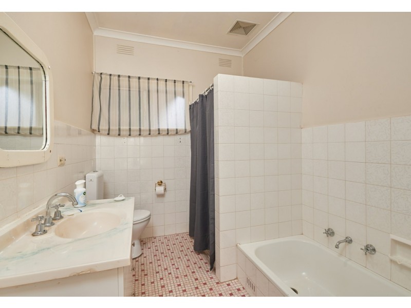 7 Marconi Street, Kooringal NSW 2650