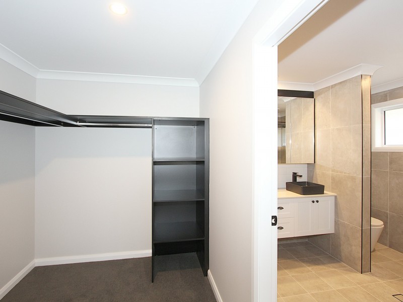 24 Wiveon Street, Gobbagombalin NSW 2650