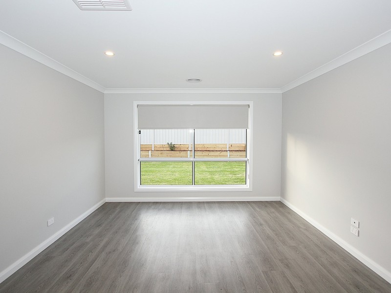 24 Wiveon Street, Gobbagombalin NSW 2650