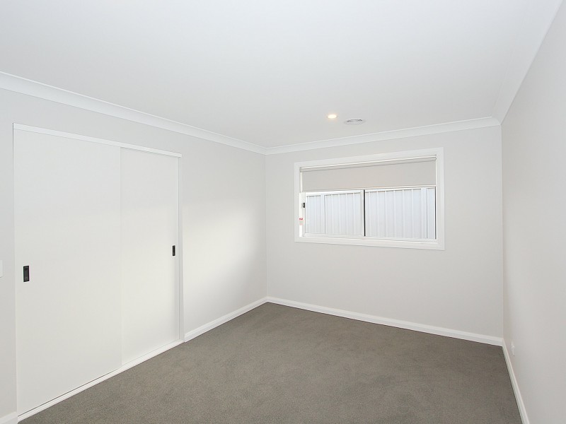 24 Wiveon Street, Gobbagombalin NSW 2650