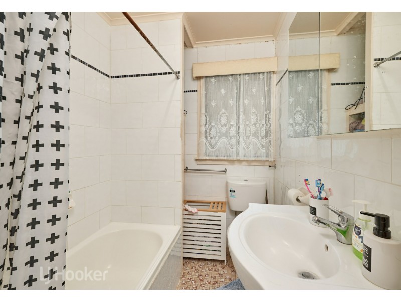 52 Ziegler Avenue, Kooringal NSW 2650