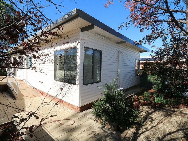 4 Paull Street, Kooringal NSW 2650