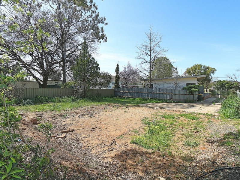 4 Paull Street, Kooringal NSW 2650