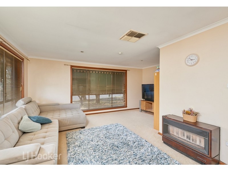 174 Fernleigh Road, Mount Austin NSW 2650