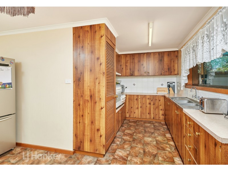 174 Fernleigh Road, Mount Austin NSW 2650