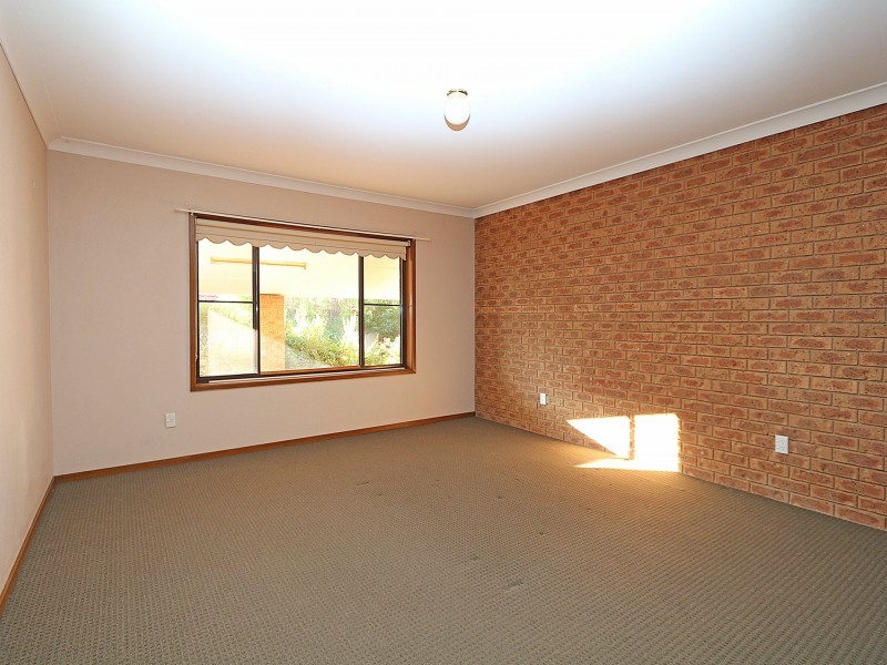 2/6 Dunn Avenue, Forest Hill NSW 2651