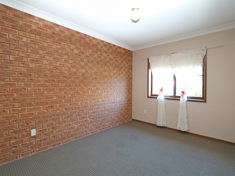 2/6 Dunn Avenue, Forest Hill NSW 2651