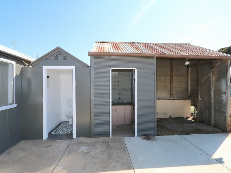 73 Beckwith Street, Wagga Wagga NSW 2650