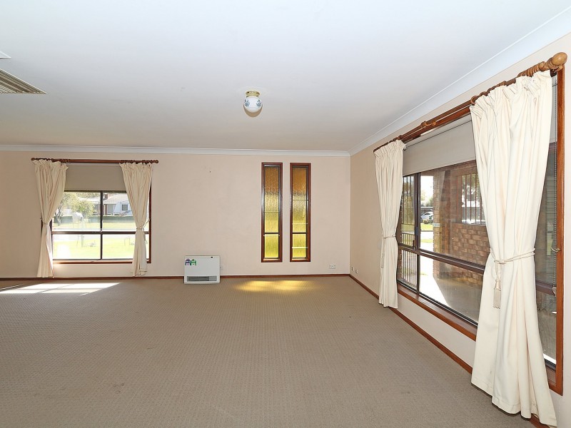 25 Bandera Avenue, Glenfield Park NSW 2650