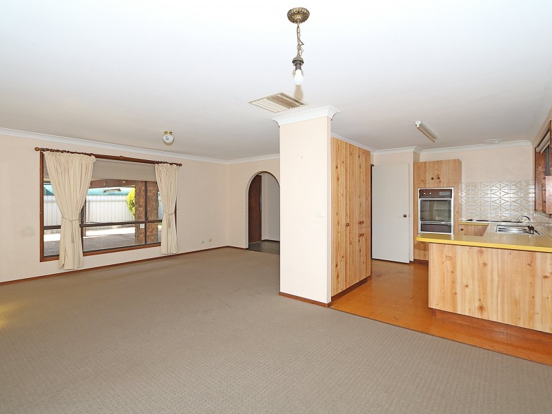 25 Bandera Avenue, Glenfield Park NSW 2650