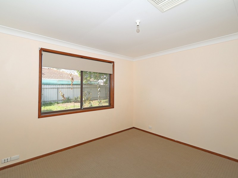 25 Bandera Avenue, Glenfield Park NSW 2650