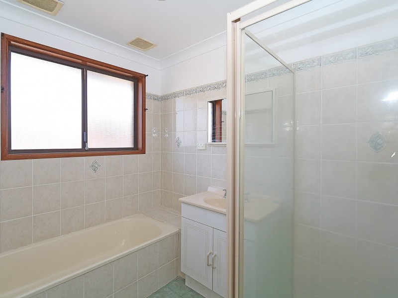 25 Bandera Avenue, Glenfield Park NSW 2650