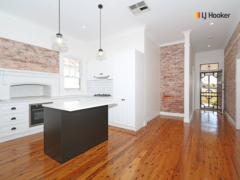 7 Bimbeen Street, Turvey Park NSW 2650