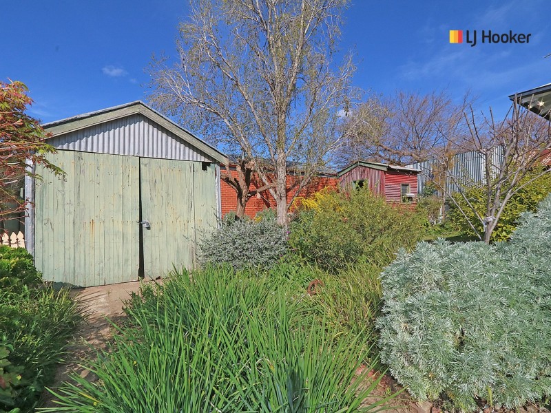7 Bimbeen Street, Turvey Park NSW 2650
