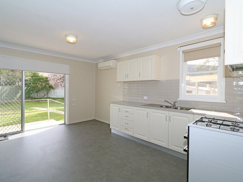 5 Immarna Place, Kooringal NSW 2650
