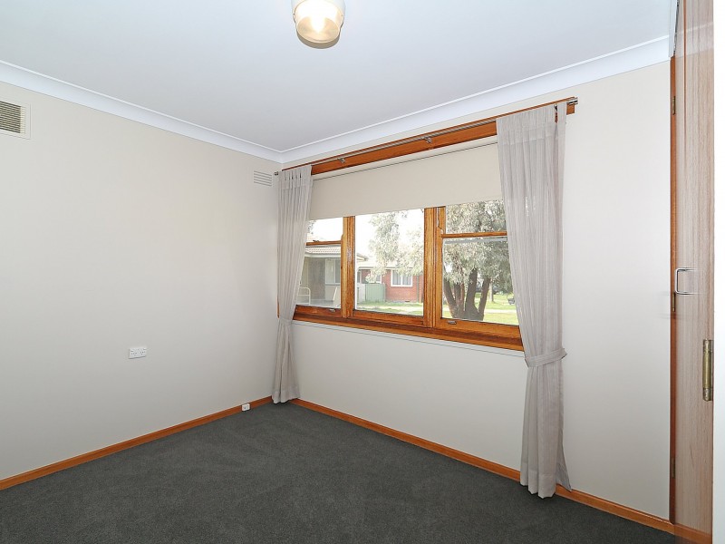 5 Immarna Place, Kooringal NSW 2650