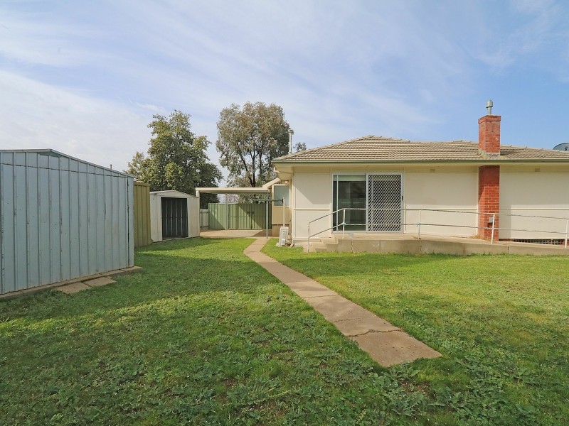 5 Immarna Place, Kooringal NSW 2650