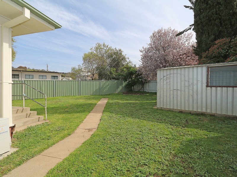 5 Immarna Place, Kooringal NSW 2650