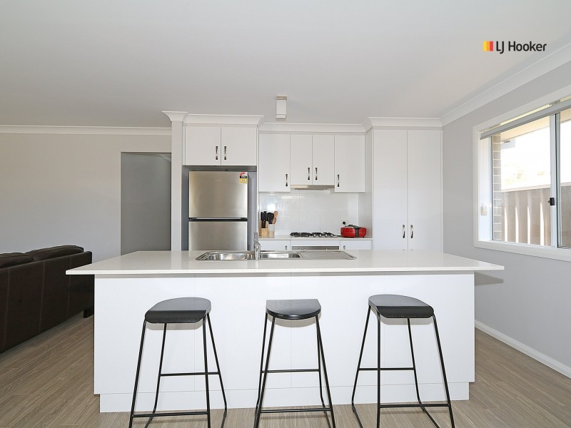 Villa 1/3 Craft Street, Lake Albert NSW 2650