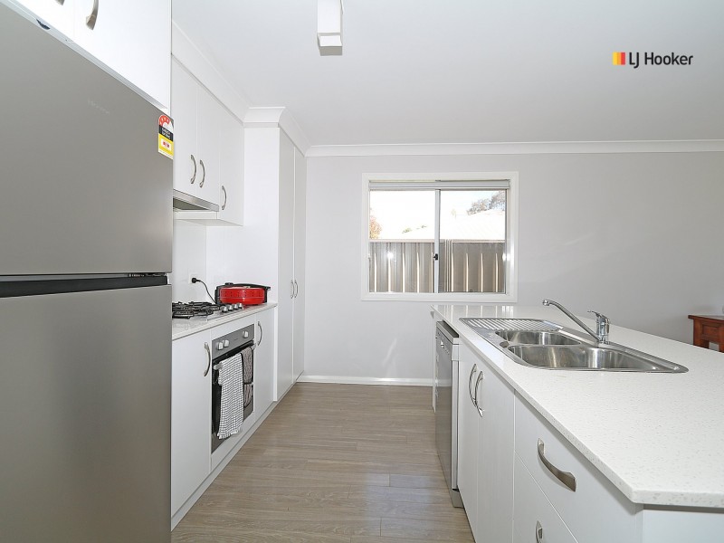 Villa 1/3 Craft Street, Lake Albert NSW 2650
