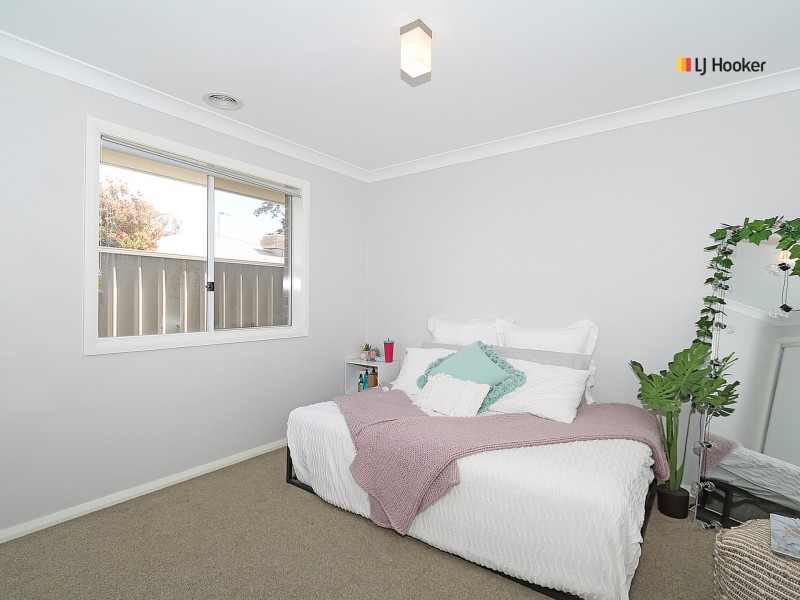 Villa 1/3 Craft Street, Lake Albert NSW 2650