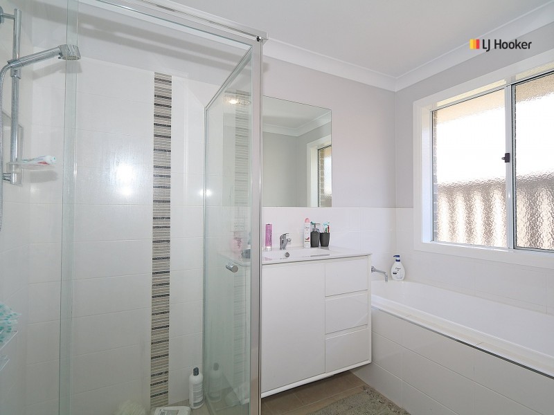 Villa 1/3 Craft Street, Lake Albert NSW 2650