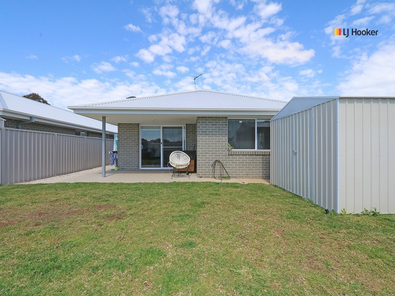 Villa 1/3 Craft Street, Lake Albert NSW 2650