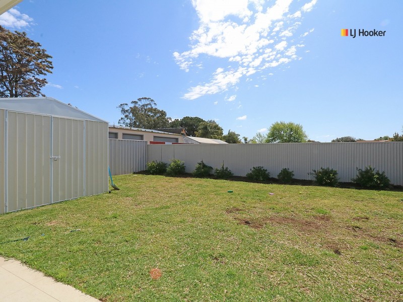 Villa 1/3 Craft Street, Lake Albert NSW 2650