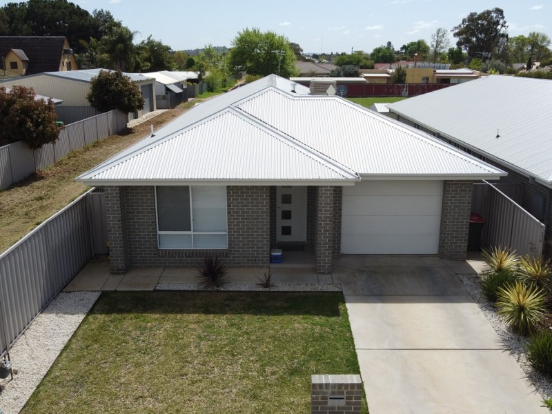 Villa 1/3 Craft Street, Lake Albert NSW 2650
