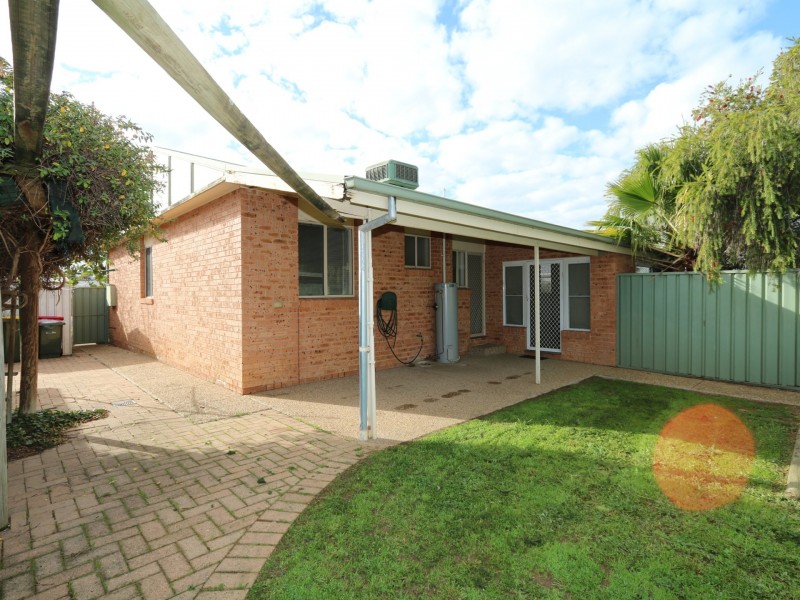 1/396 Lake Albert Road, Kooringal NSW 2650