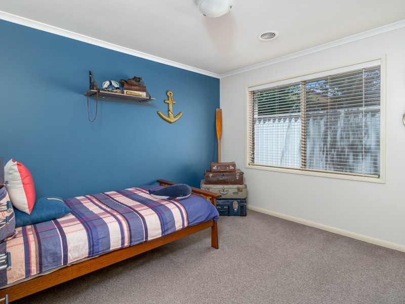 12 Yanko Crescent, Bourkelands NSW 2650