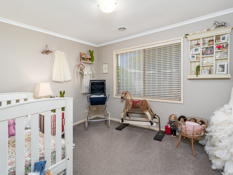 12 Yanko Crescent, Bourkelands NSW 2650