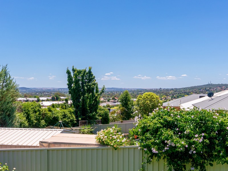 12 Yanko Crescent, Bourkelands NSW 2650