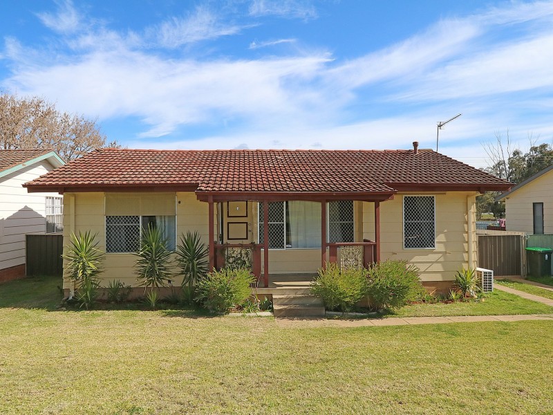 42 Adams Street, Ashmont NSW 2650