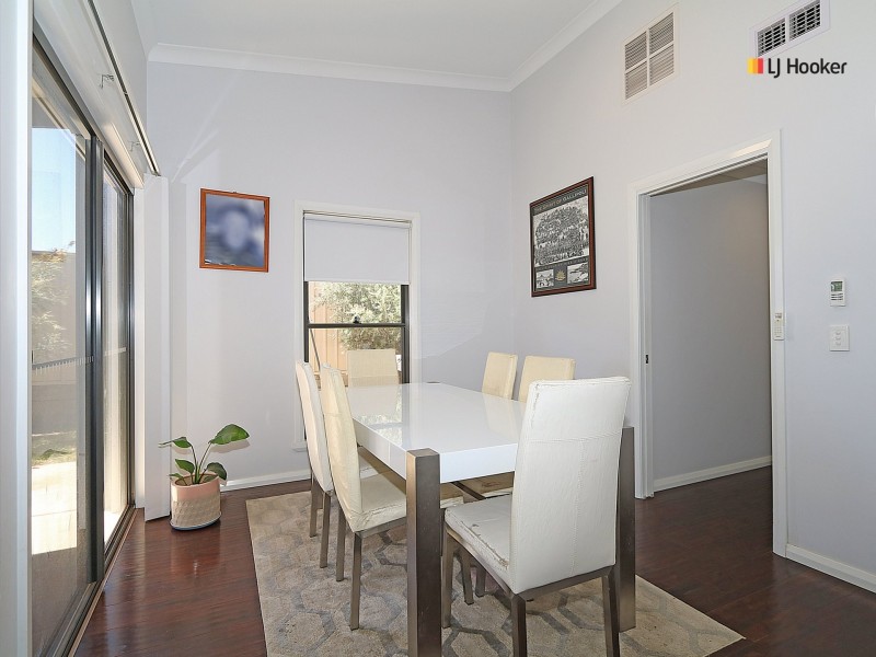 Unit 1/1 Cootamundra Boulevard, Gobbagombalin NSW 2650