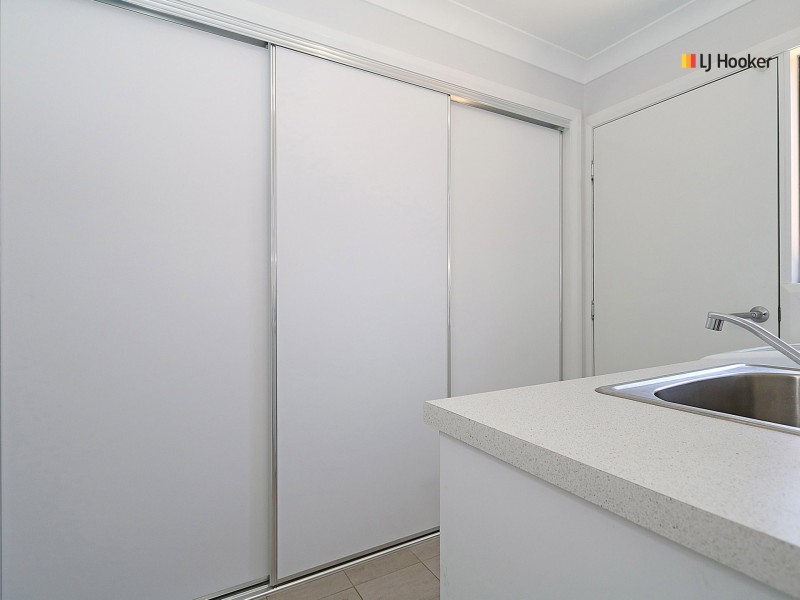 Unit 1/1 Cootamundra Boulevard, Gobbagombalin NSW 2650