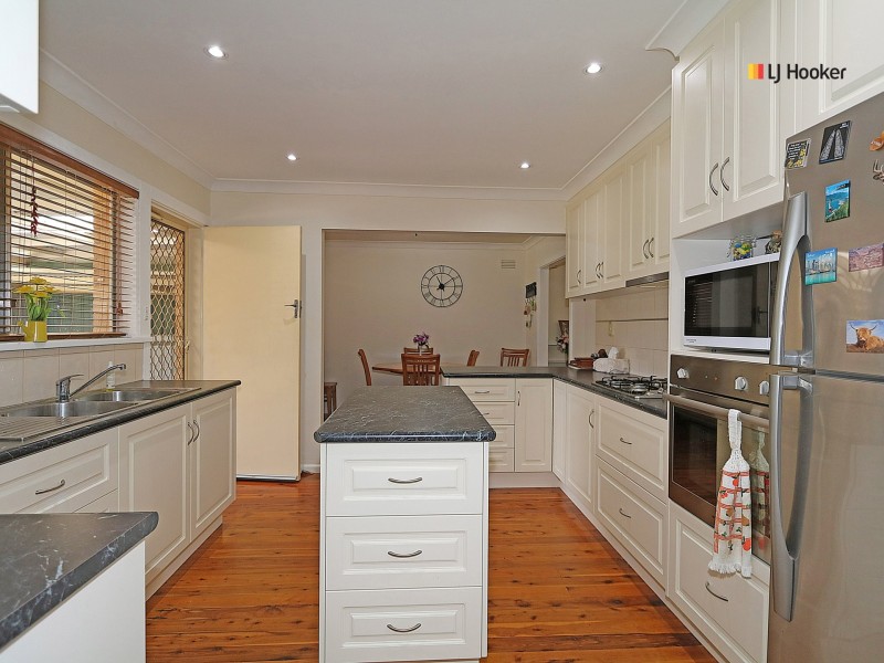 9 Anne Street, Tolland NSW 2650
