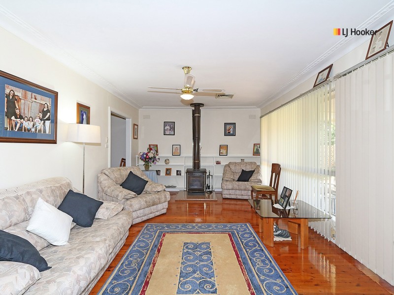 9 Anne Street, Tolland NSW 2650