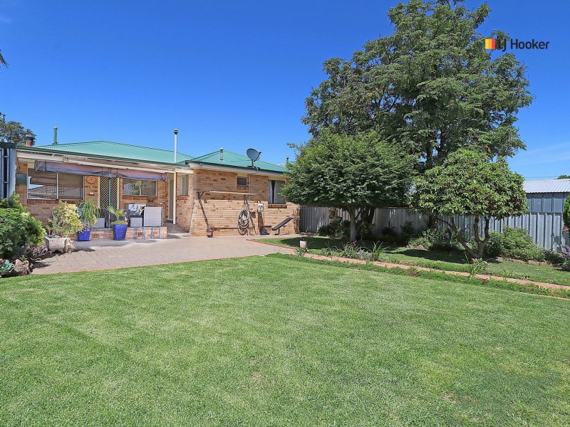 9 Anne Street, Tolland NSW 2650