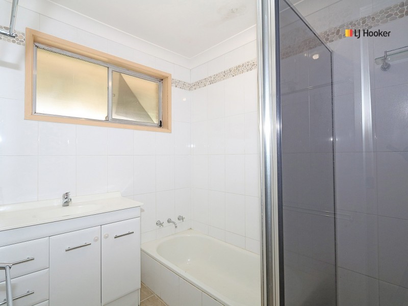 242 Fernleigh Road, Ashmont NSW 2650