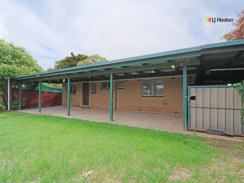 242 Fernleigh Road, Ashmont NSW 2650
