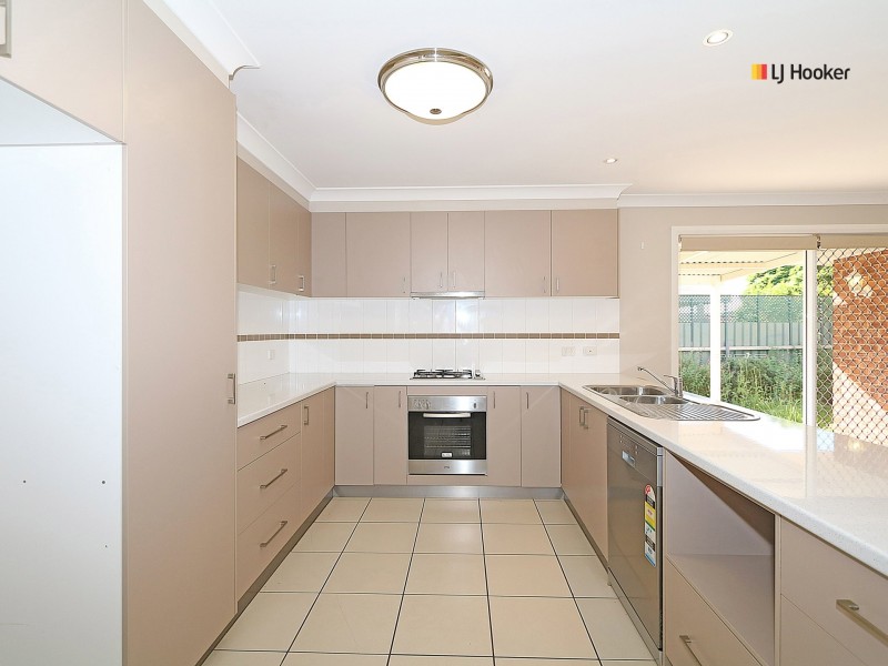 2/8 Osterley Street, Bourkelands NSW 2650
